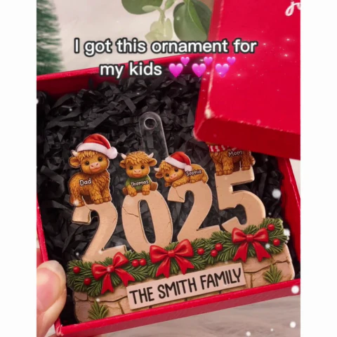3D Effect Christmas Highland Cows Family Dad Mom Kids - Personalized Acrylic Ornament - Gift For Family - Image 2