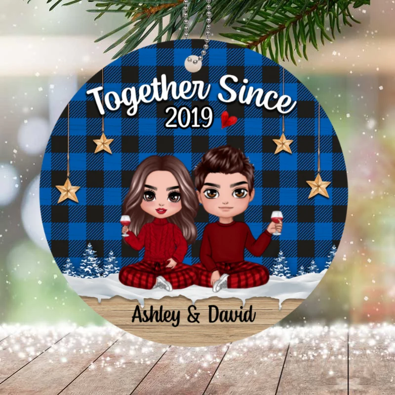 Checkered Pattern Doll Couple Sitting Personalized Wooden Ornament - Image 3