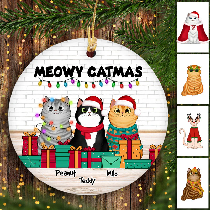 Christmas Cats Gifts And Lights Personalized Circle Ornament - Image 2