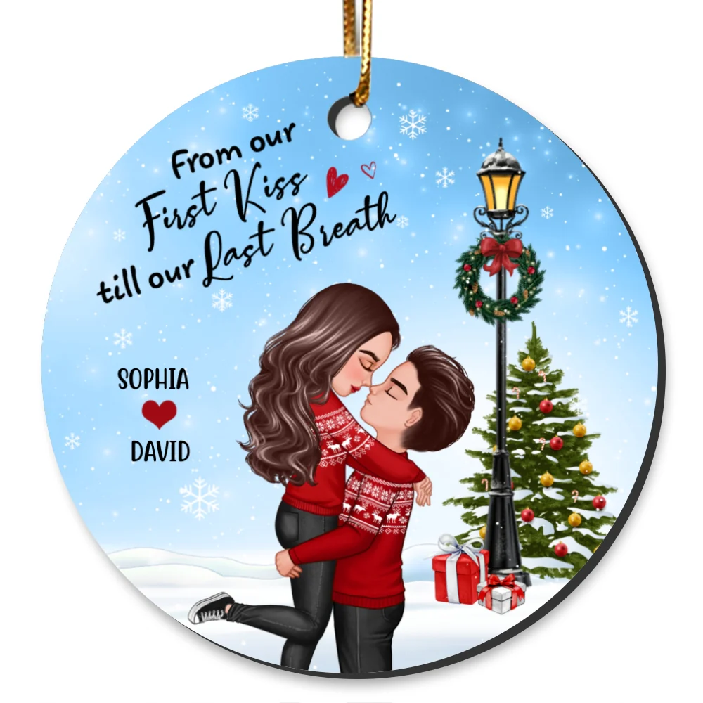 Christmas Couple Hugging Kissing Under Street Lamp Personalized Circle Ornament - Image 7