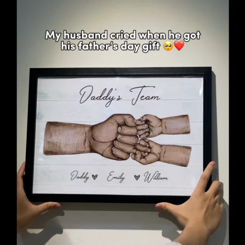 Daddy's Team Fist Bump Personalized Poster, Father's Day Gift For Dad, Grandpa, Husband - Image 2