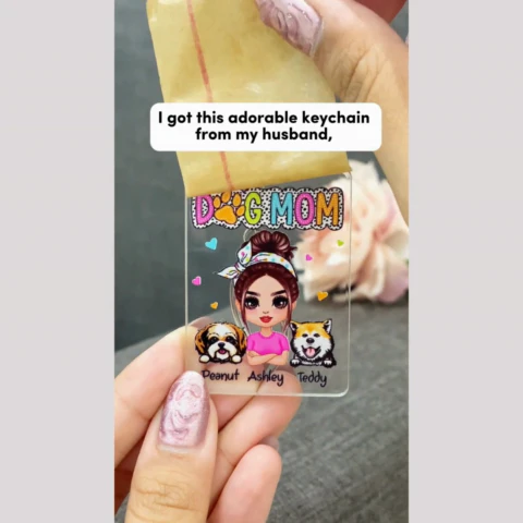 Exclusive Dog Mom Summer Vibes: Personalized Sassy Peeking Dogs Acrylic Keychain - Image 2