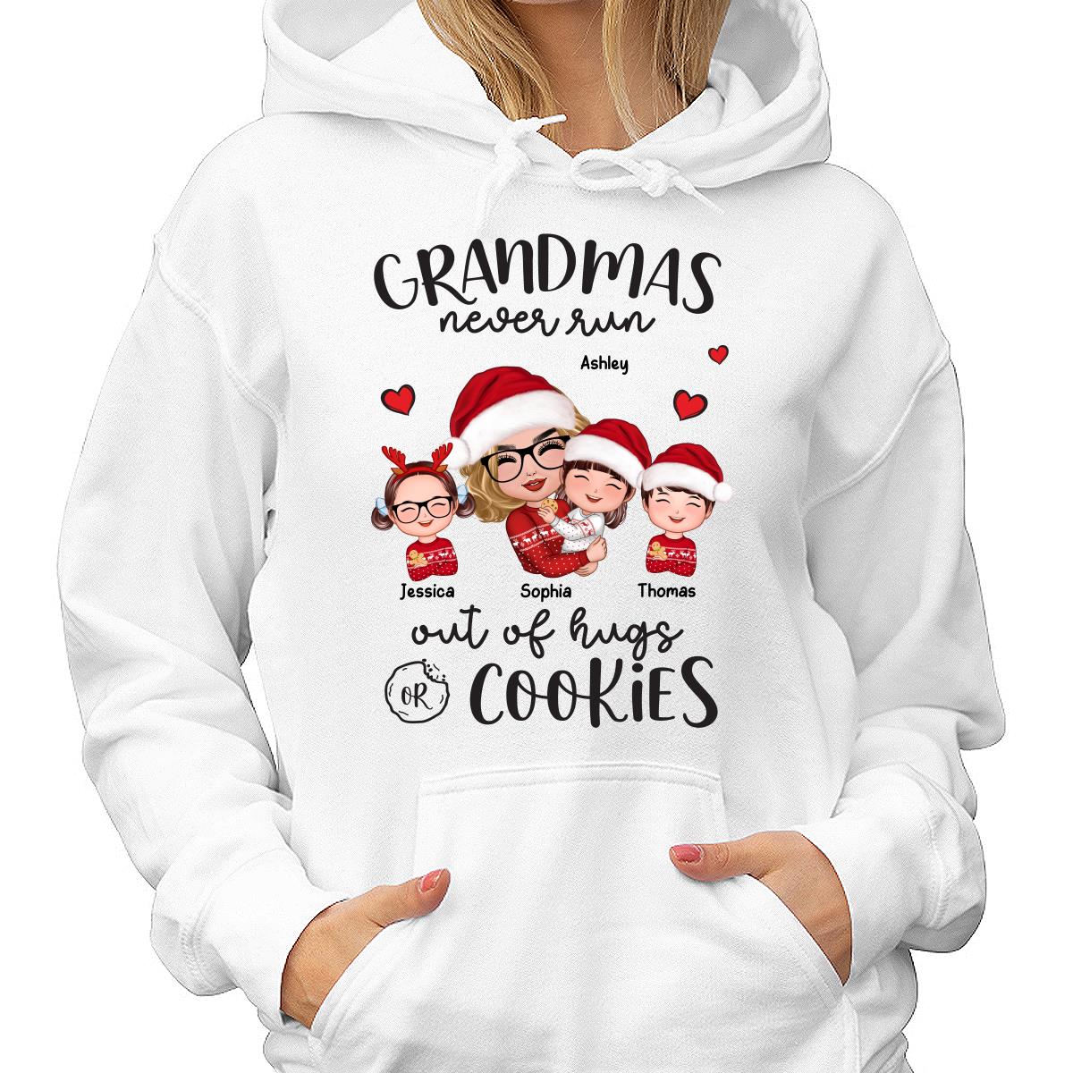Grandma Never Run Out Of Hugs And Cookies Personalized Christmas Sweatshirt Hoodie - Image 4