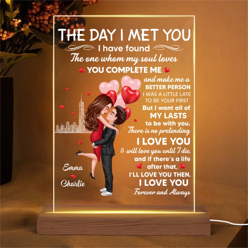 Hugging Couple I Met You Personalized LED Night Light, Acrylic LED Lamp - Image 5
