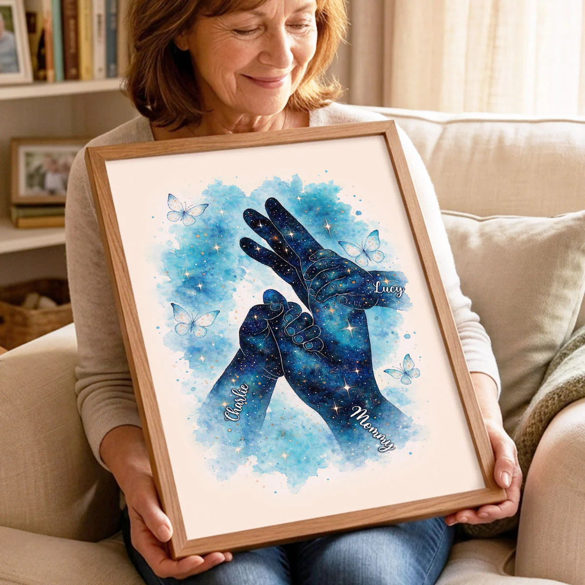 Kids Holding Mom Hand - Personalized Poster - Heartfelt Mother's Day Gift for Mom, Wife - Image 3