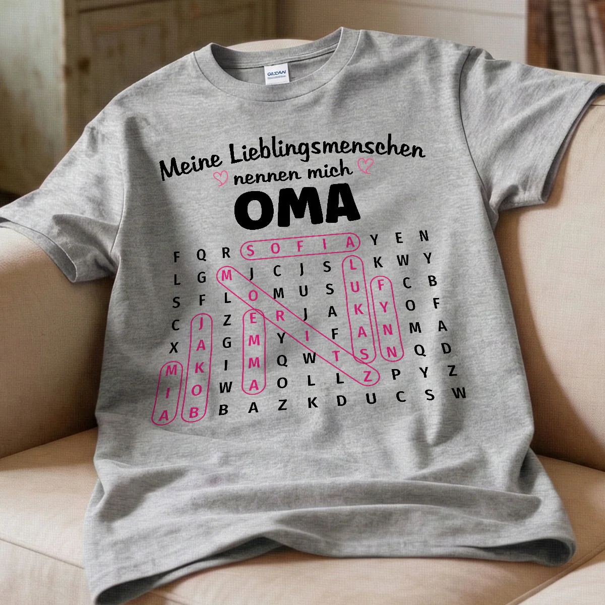 Meine Lieblingsmenschen nennen mich Oma Wortsuchrätsel – Personalisiertes Shirt – Geschenk für Oma - Image 2