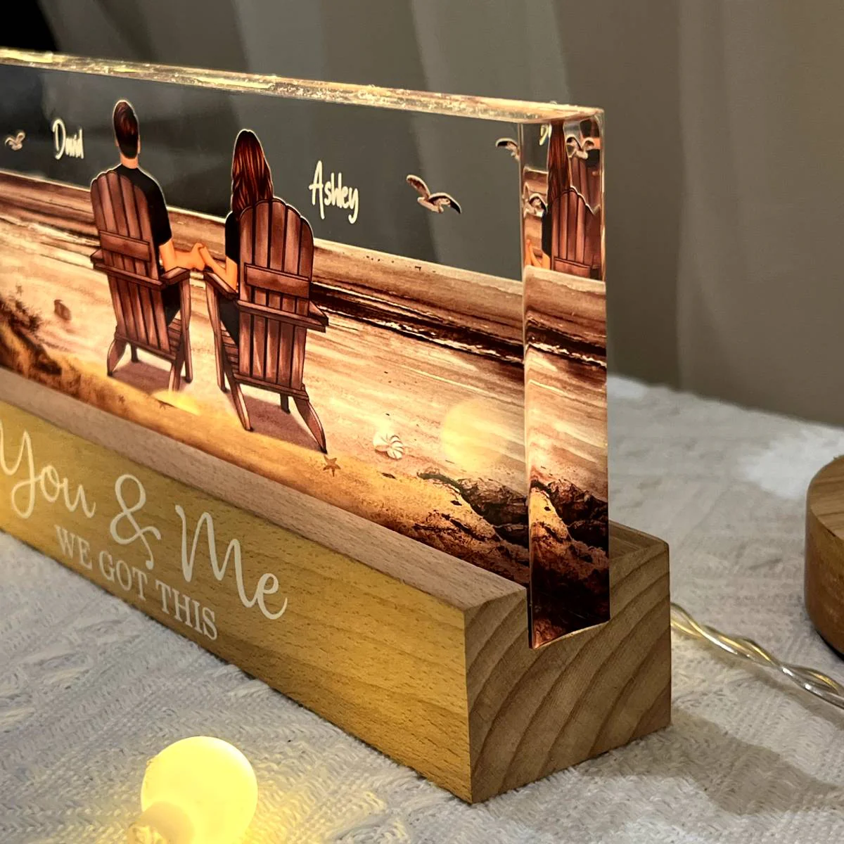 Couple Sitting At Beach Retro - Personalized Acrylic Block Plaque LED Night Light - Anniversary Gift For Couple, For Dad Mom - Image 5