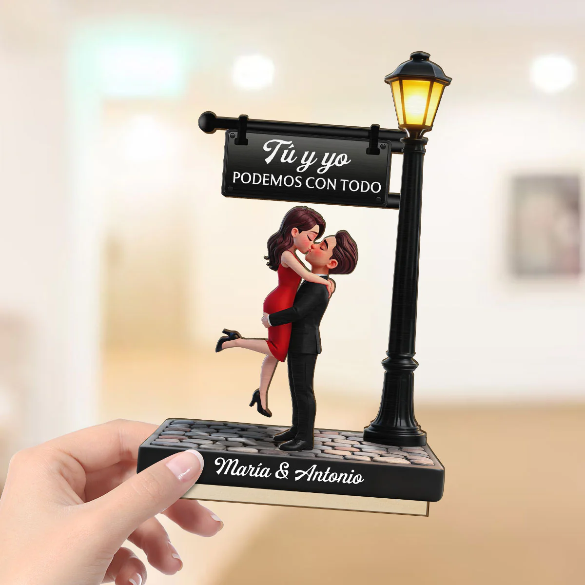 Romantic Spanish Couple Hugging Kissing Under Street Lamp Post - Personalized 2-Layered Wooden Plaque - Heartfelt Gift For Couple - Image 10