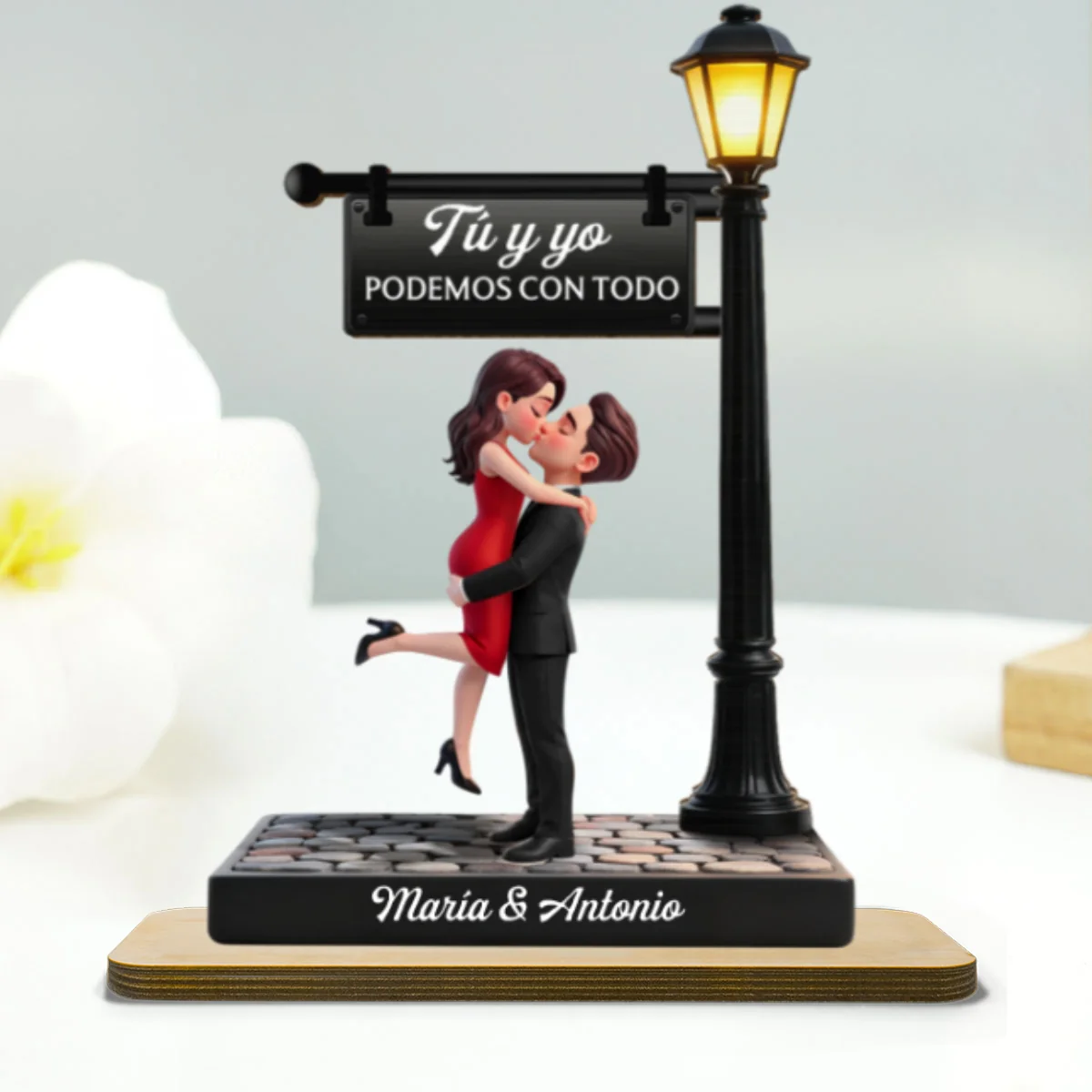 Romantic Spanish Couple Hugging Kissing Under Street Lamp Post - Personalized 2-Layered Wooden Plaque - Heartfelt Gift For Couple - Image 15