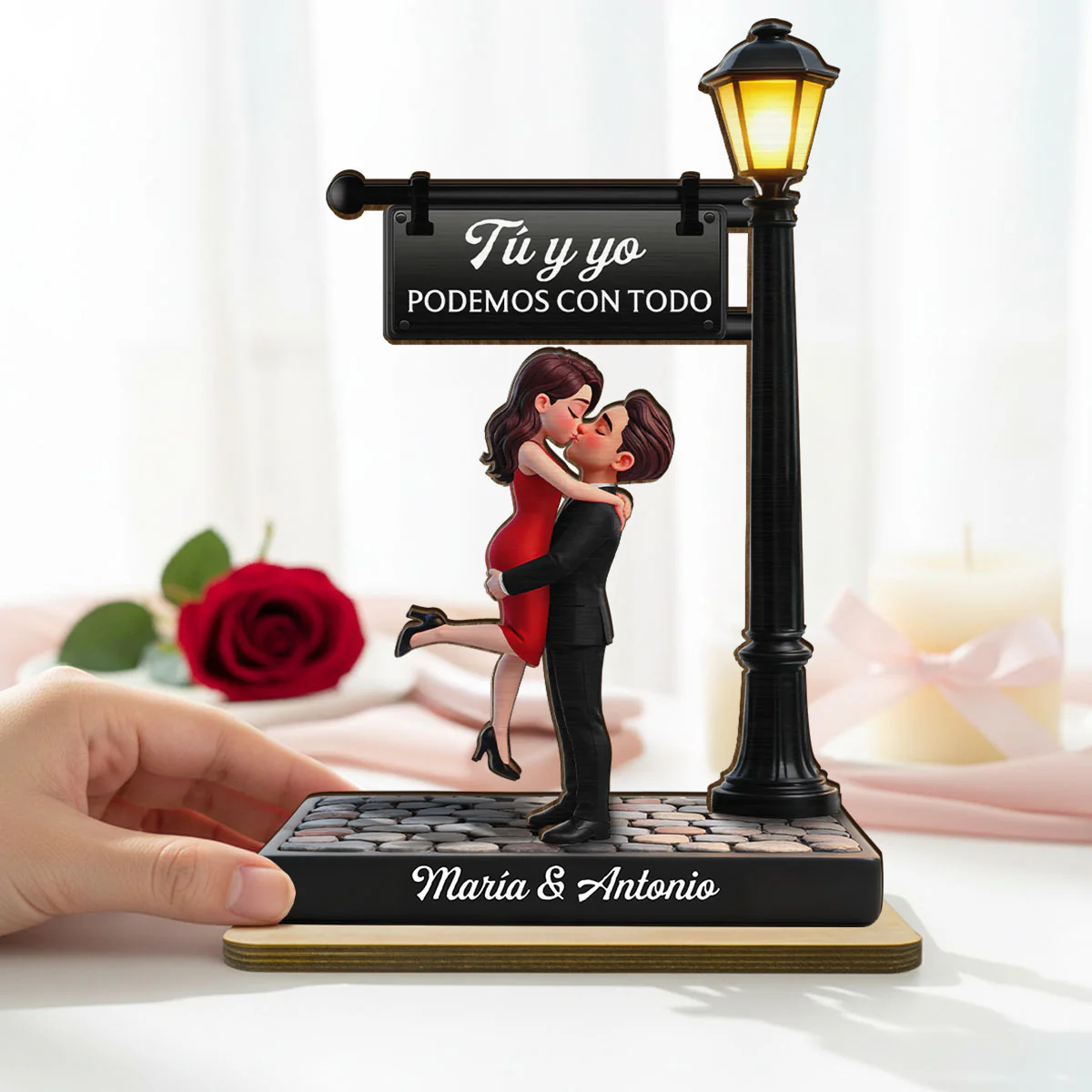 Romantic Spanish Couple Hugging Kissing Under Street Lamp Post - Personalized 2-Layered Wooden Plaque - Heartfelt Gift For Couple - Image 3
