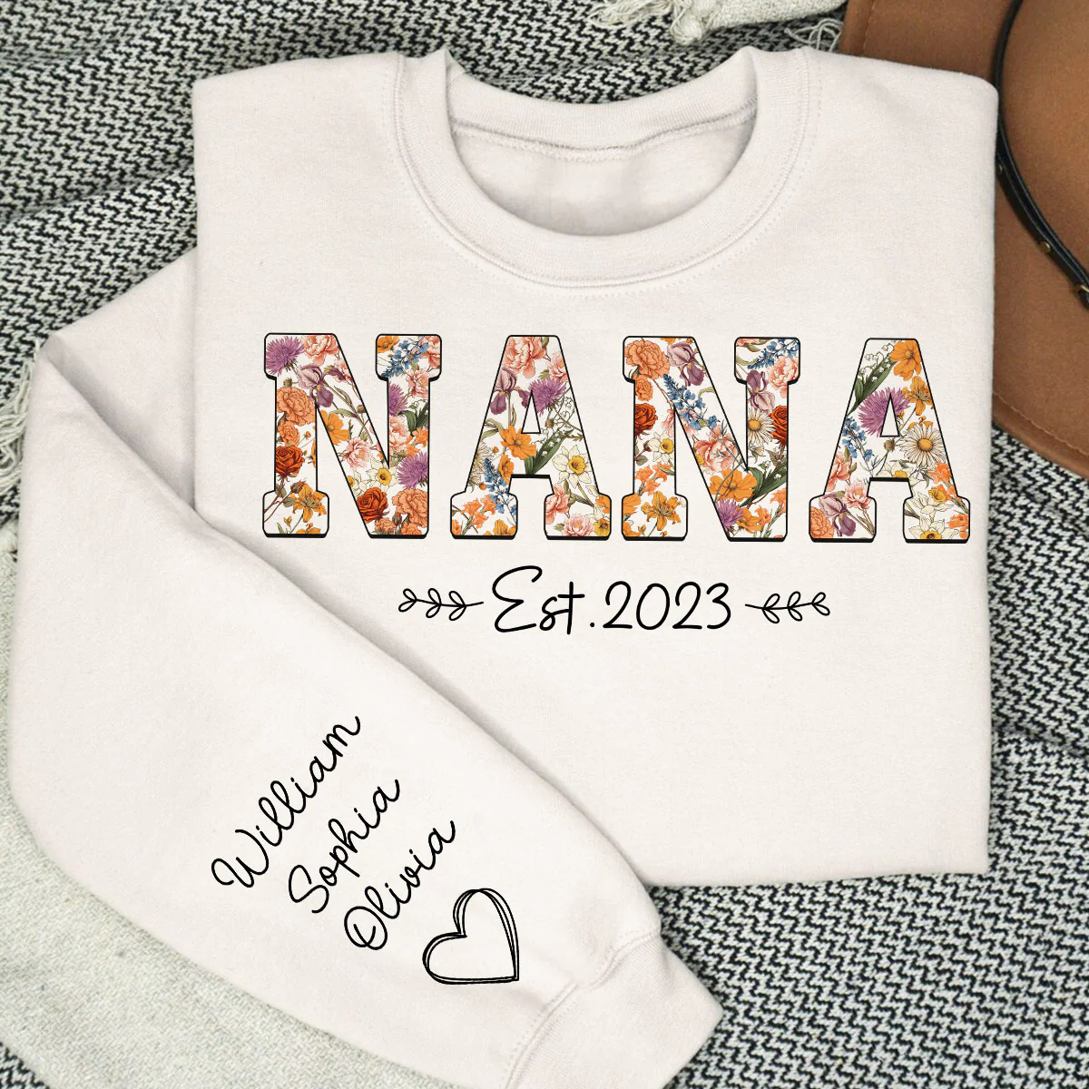 Vintage Flowers Grandma Est With Grandkids Names Personalized Sleeve Printed Shirt - Image 8