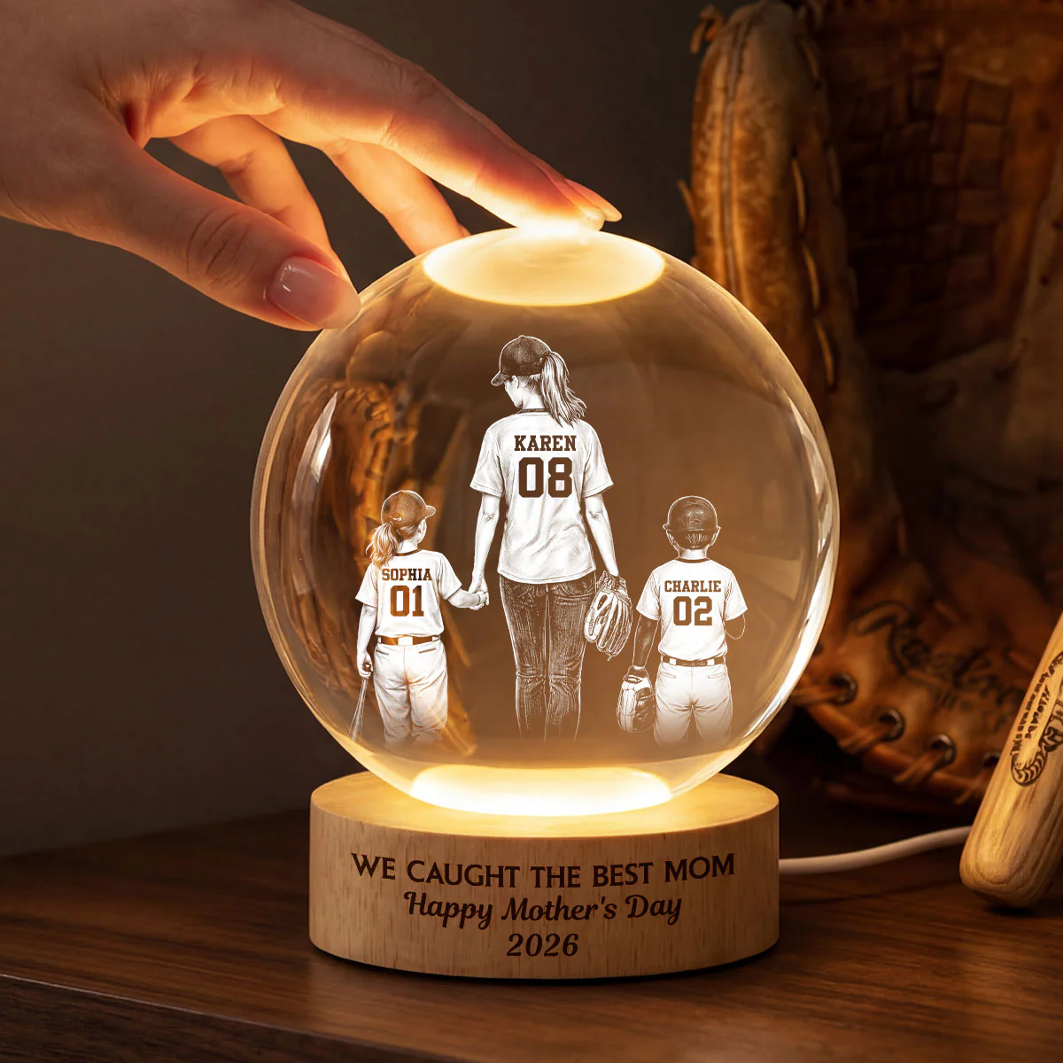 We Caught the Best Mom - Personalized Crystal Ball LED Night Light - Mother's Day Gift for Mom, Wife - Image 3