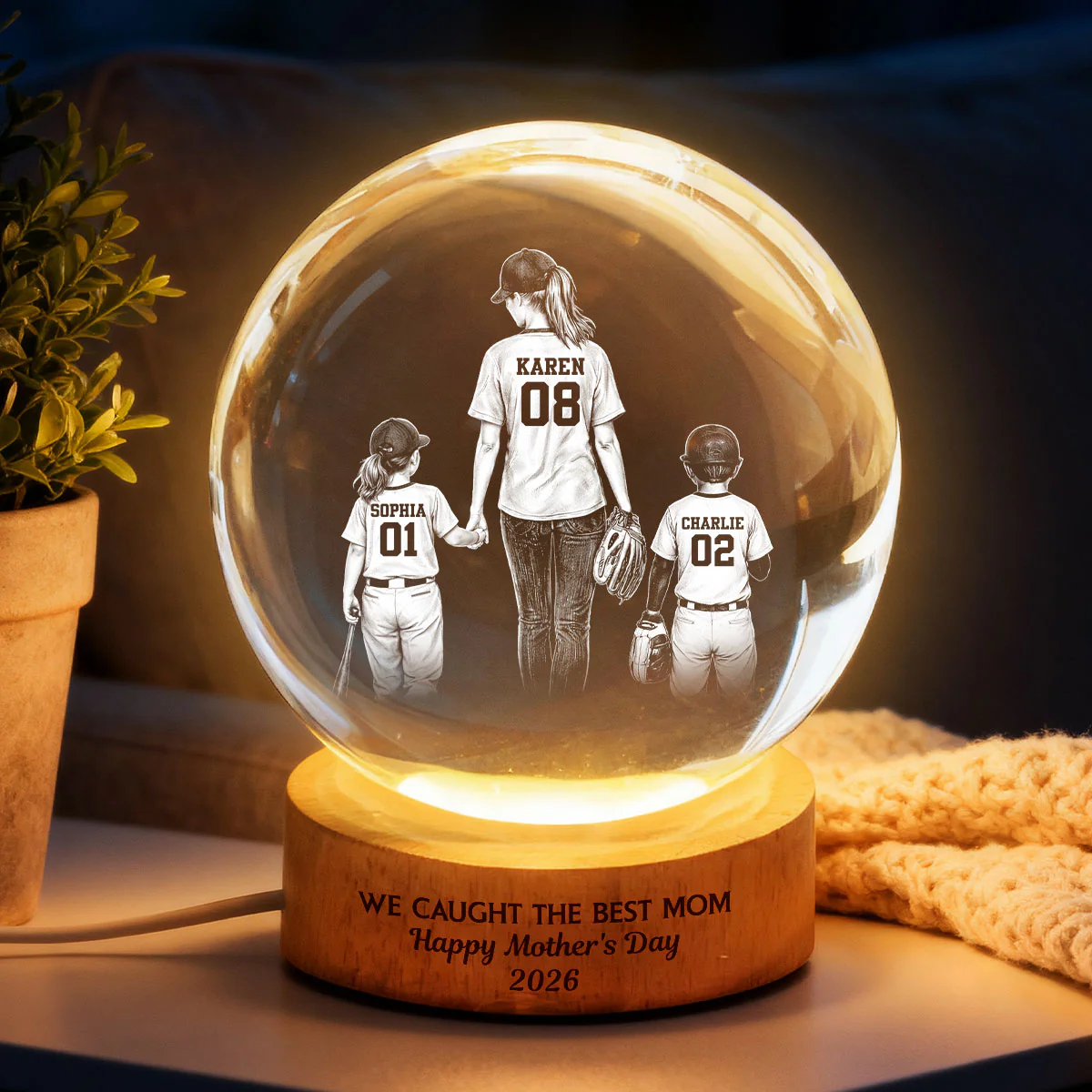 We Caught the Best Mom - Personalized Crystal Ball LED Night Light - Mother's Day Gift for Mom, Wife - Image 6